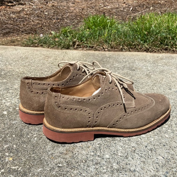 NWOT - 1901 Tan Suede Leather Oxford Shoe - Picture 2 of 4